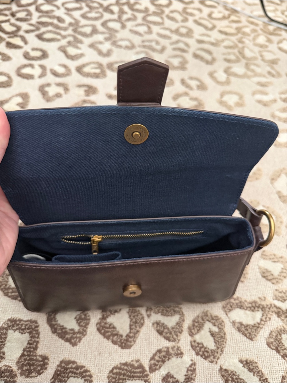 Brandy Melville Classic Brown Leatherette Shoulder Bag with Gold Buckle - Picture 2 of 3